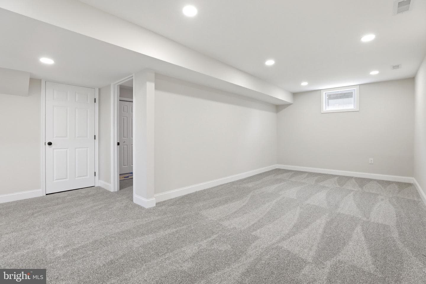 302 E Thomas Street photo 25