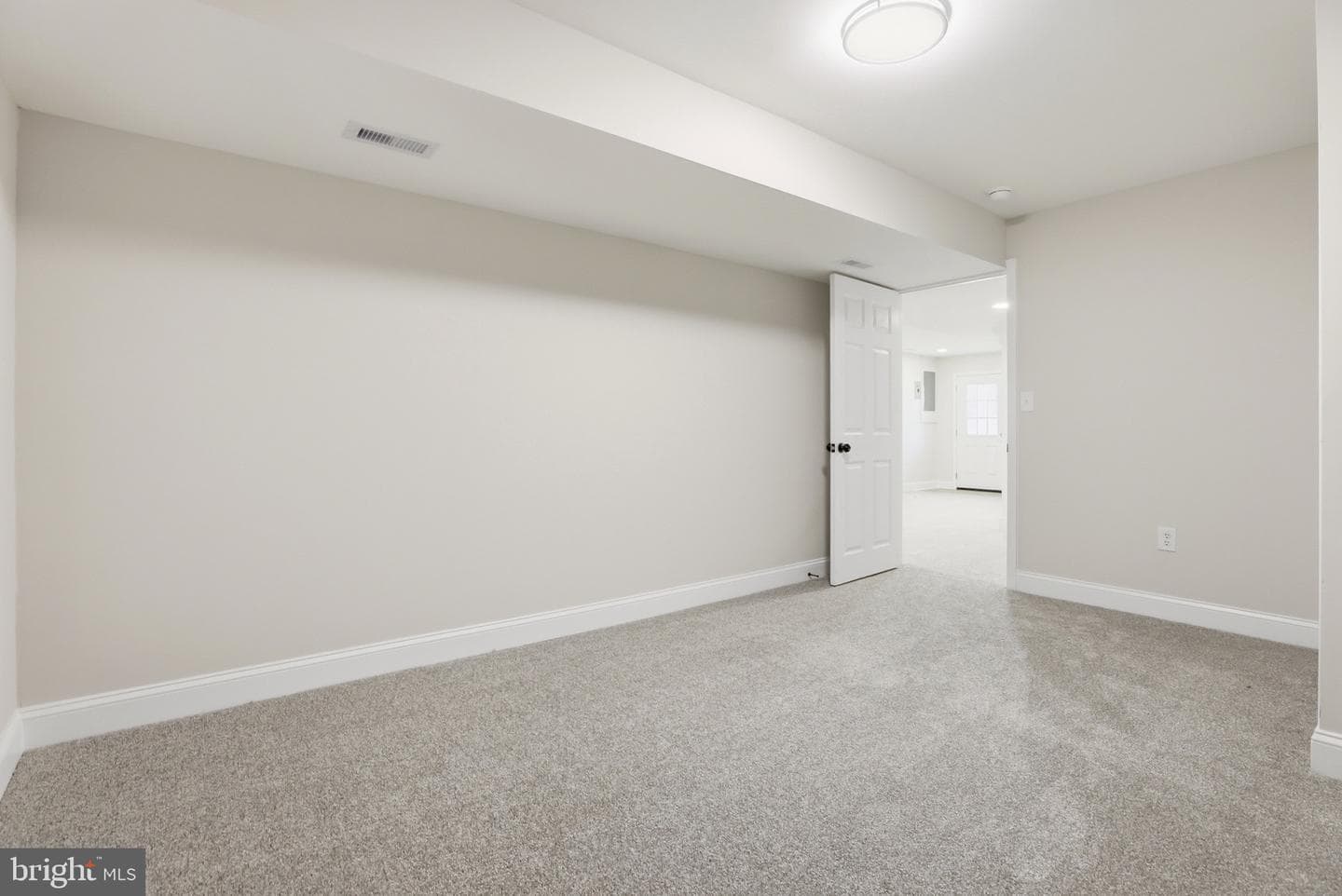 302 E Thomas Street photo 30