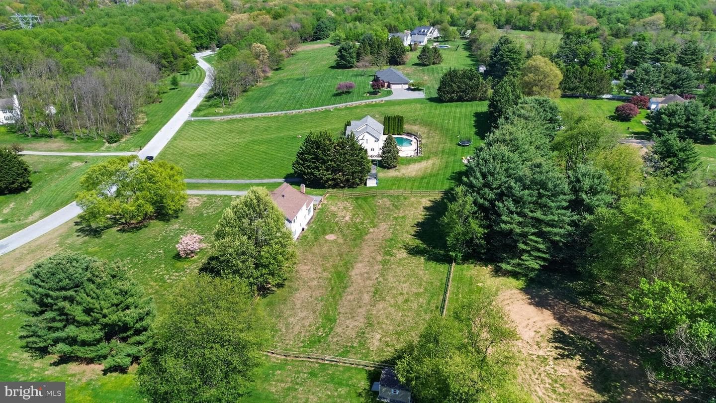 1691 Village Green Drive photo 11