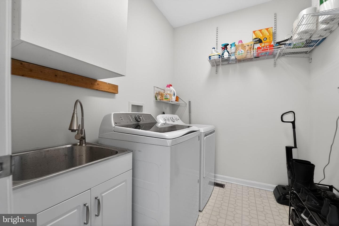 1691 Village Green Drive photo 41