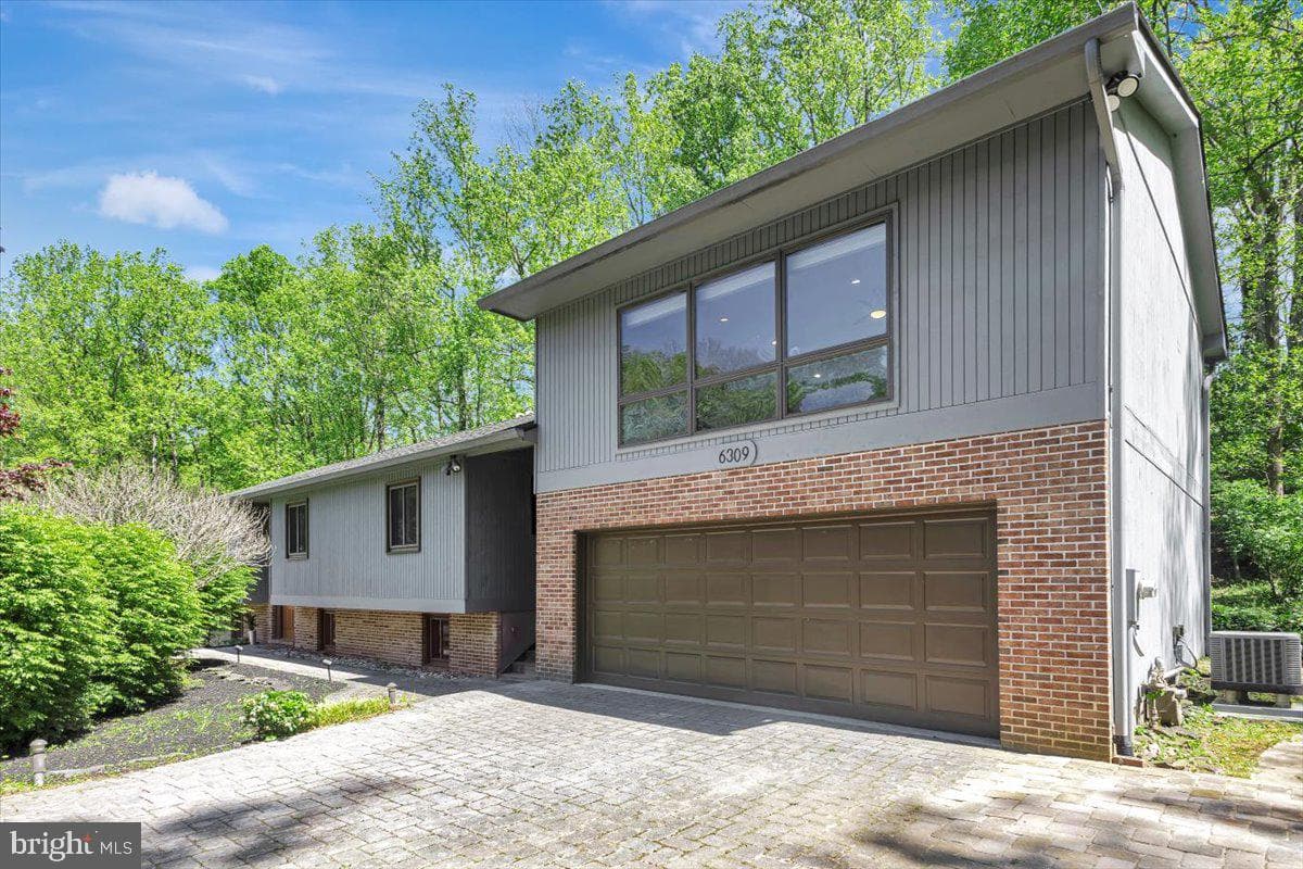 6309 Oak Hill Drive photo 2