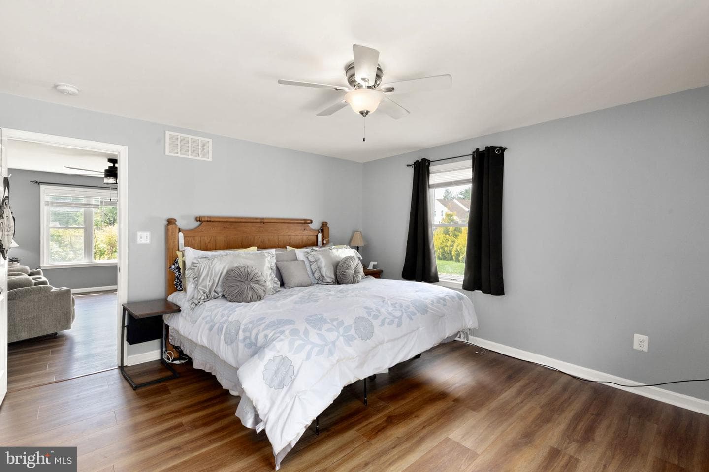 900 Caren Drive photo 27