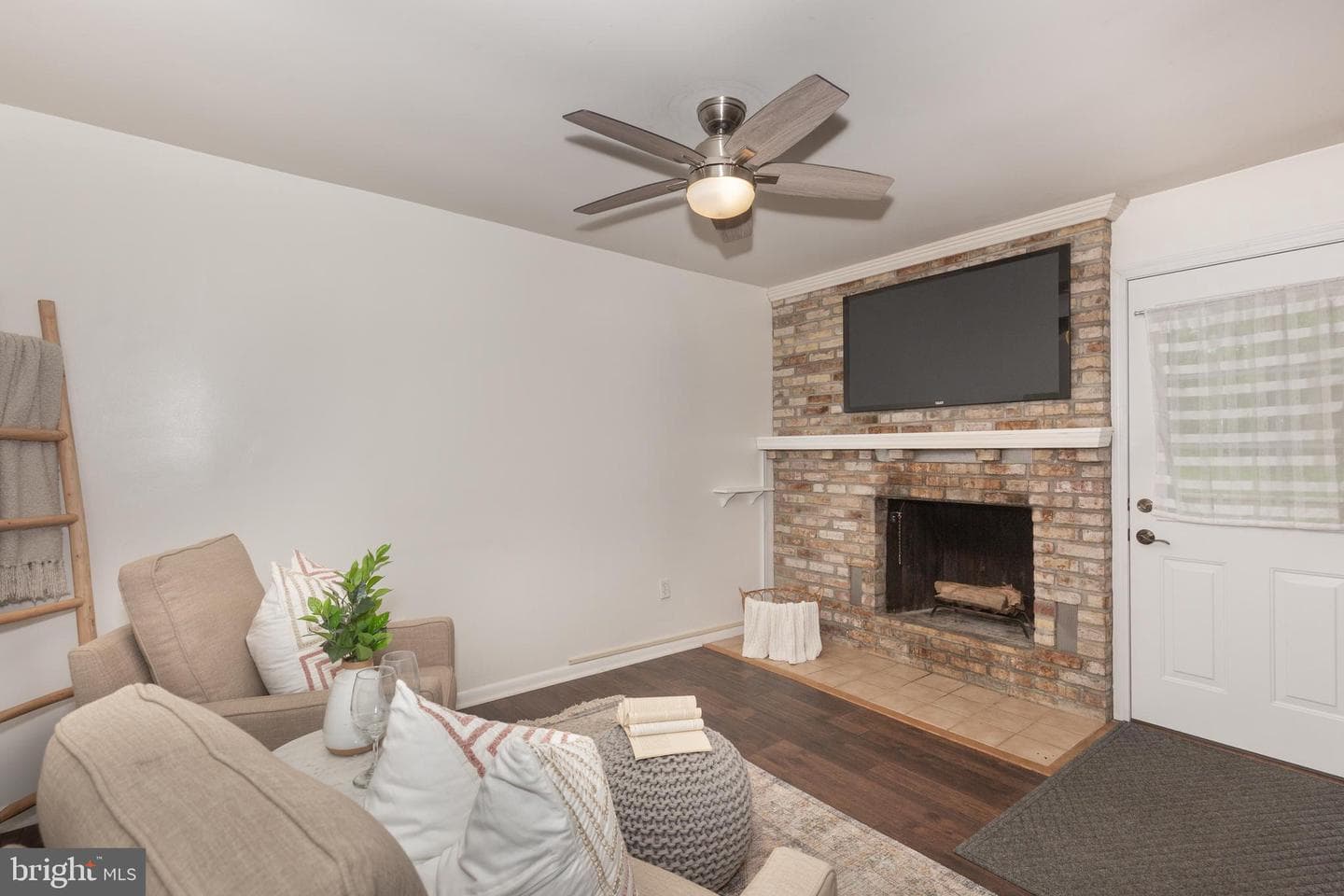 2711 Overview Road photo 19
