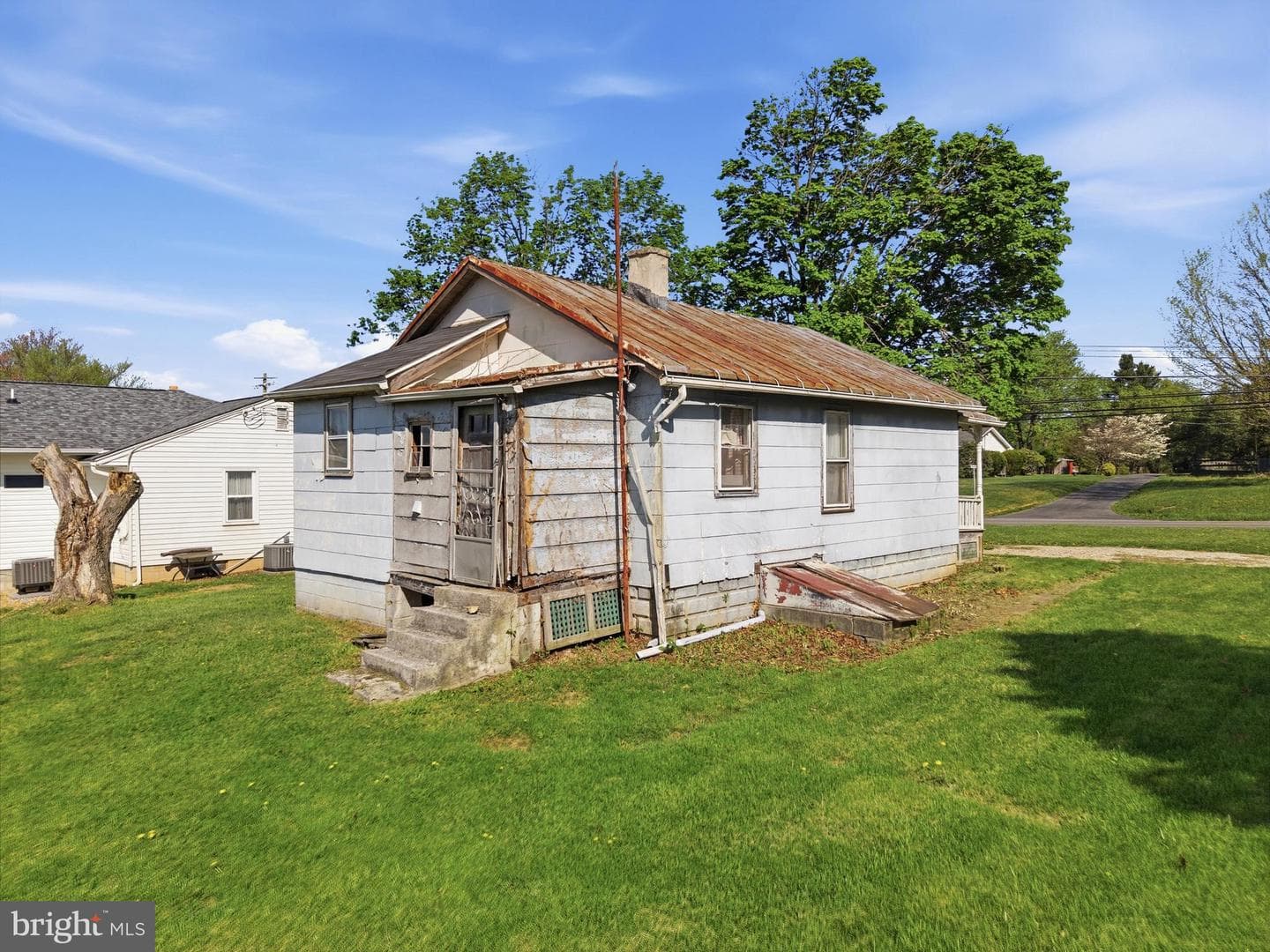 709 Deer Park Road photo 17
