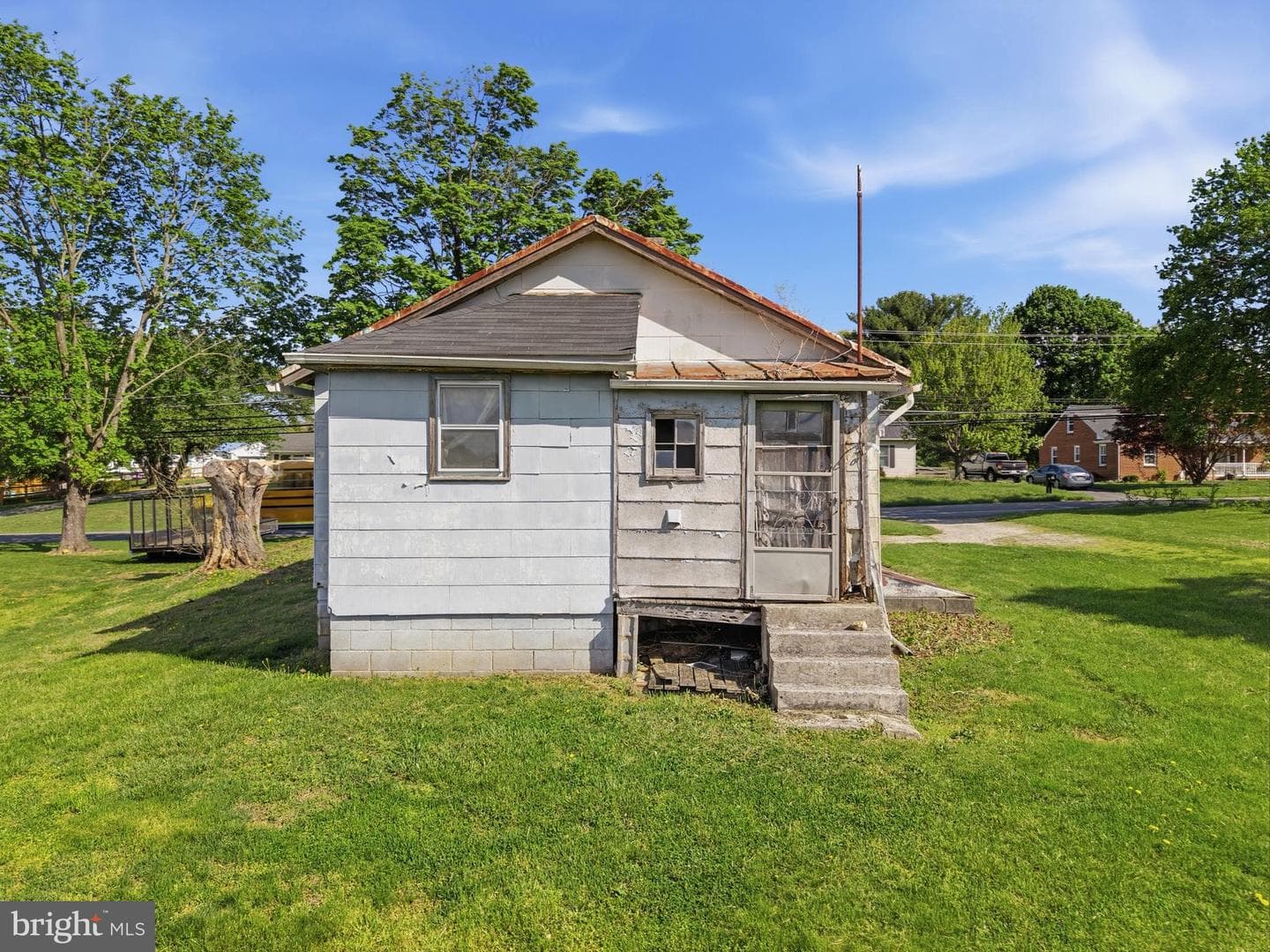 709 Deer Park Road photo 18