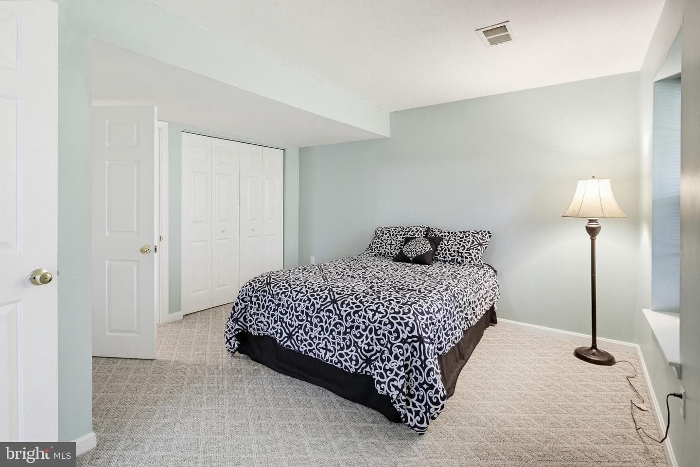 1804 Harrowsmith Court photo 41