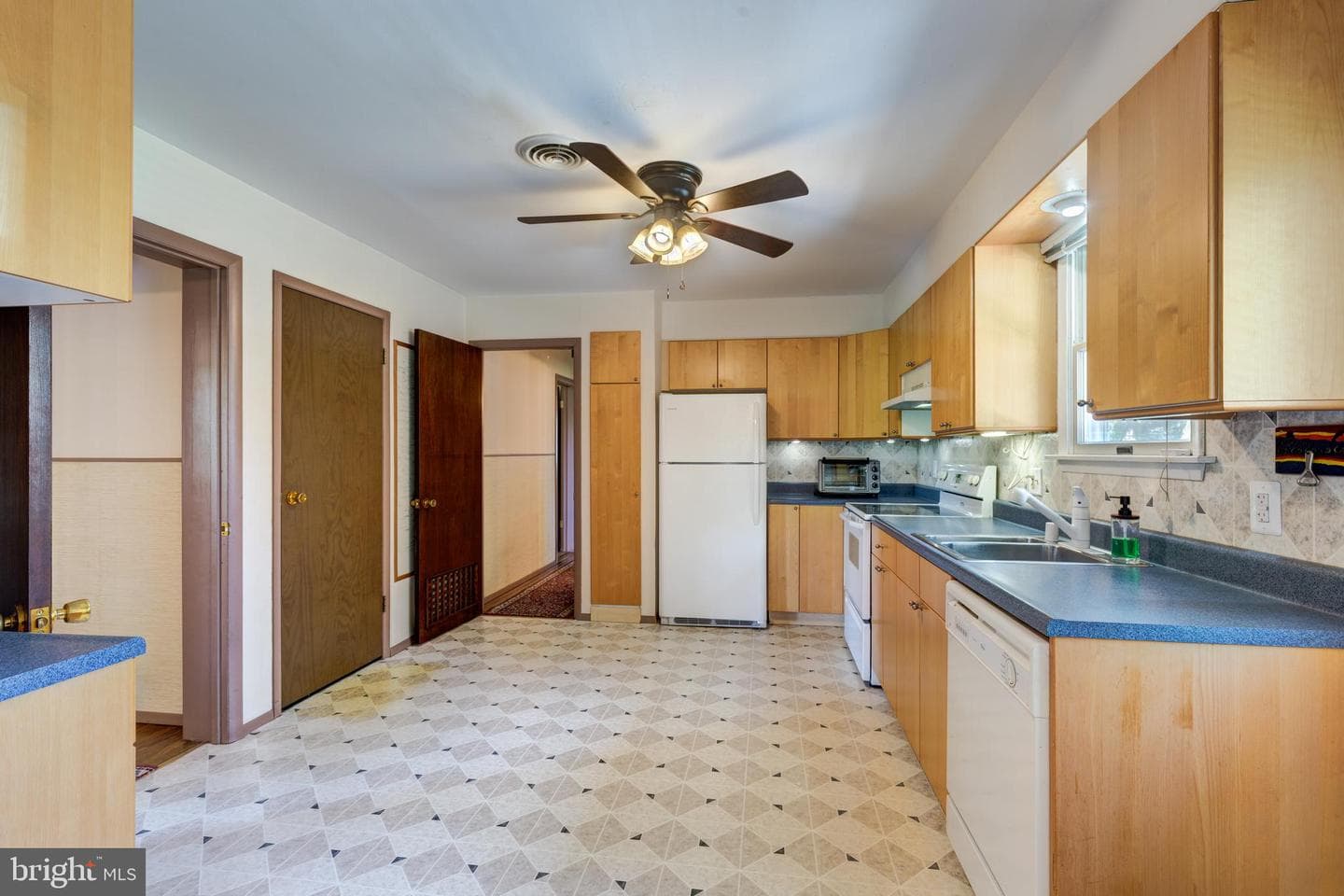 4300 Maple Grove Road photo 10