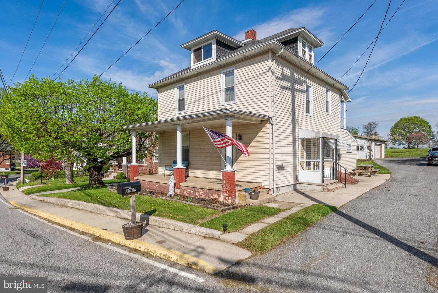 3060 Westminster Street photo 2