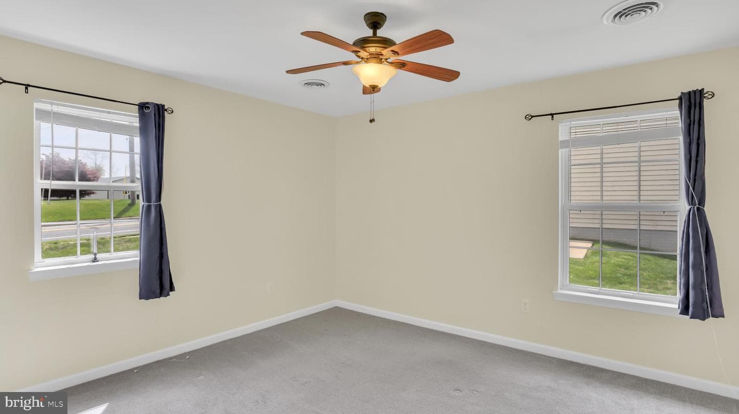 1402 Burnside Drive photo 12
