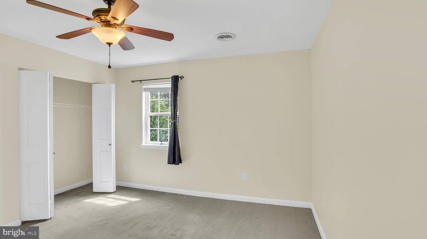 1402 Burnside Drive photo 13