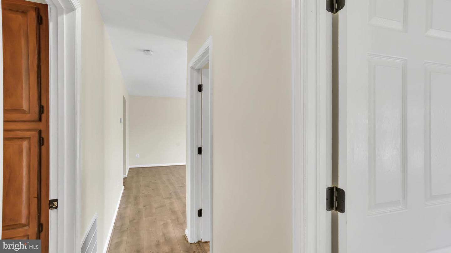 1402 Burnside Drive photo 14