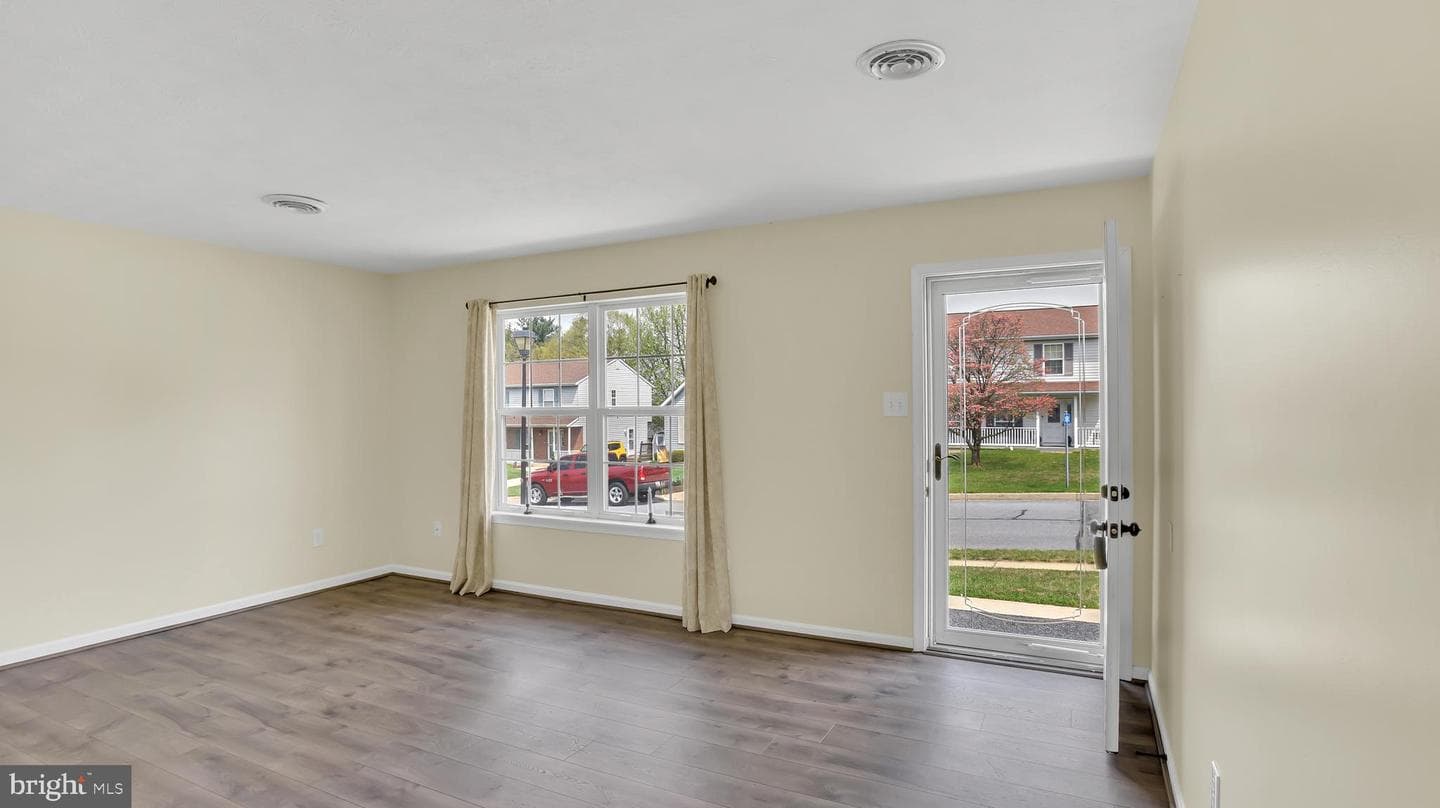 1402 Burnside Drive photo 19