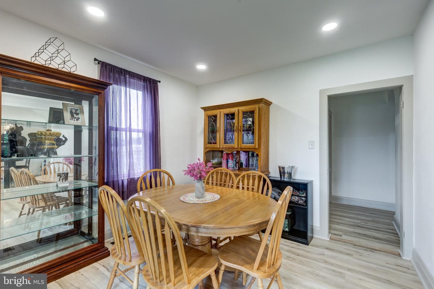 33 Milton Avenue photo 16