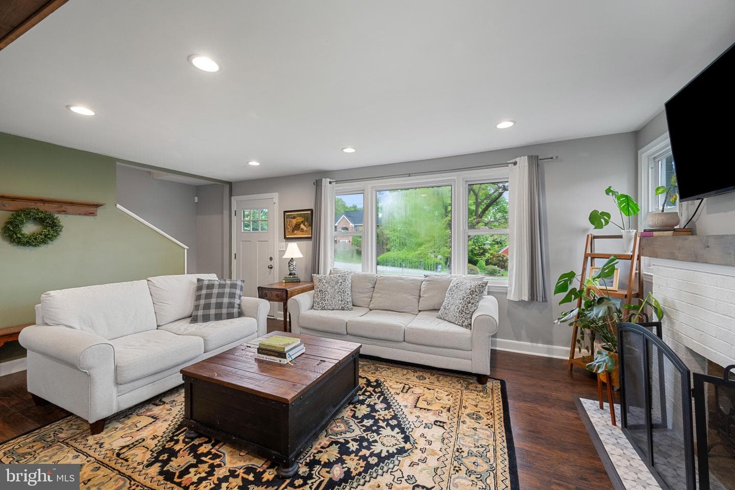 705 Longview Avenue photo 4