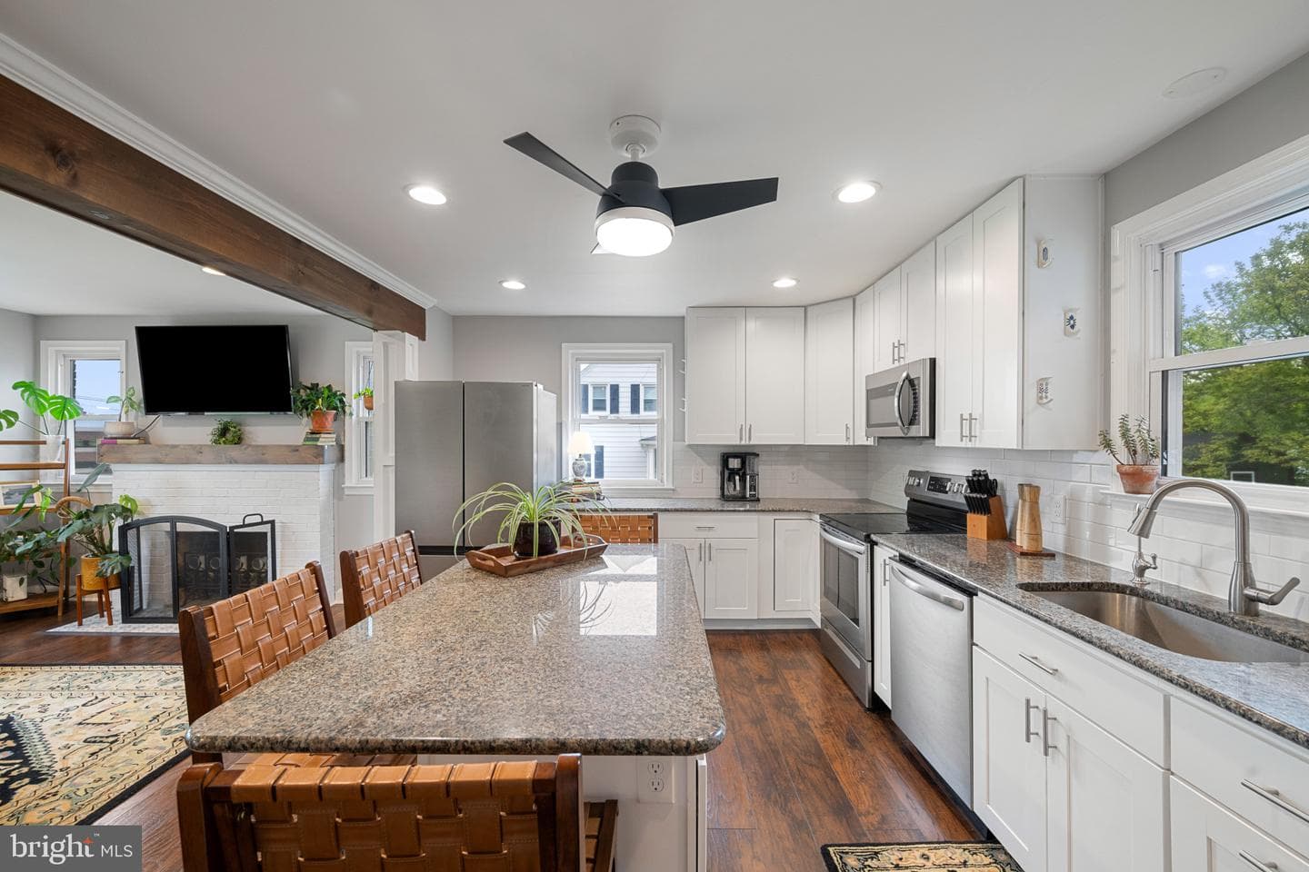 705 Longview Avenue photo 9