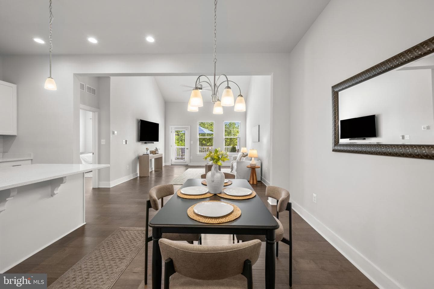 2812 Town View Circle photo 11