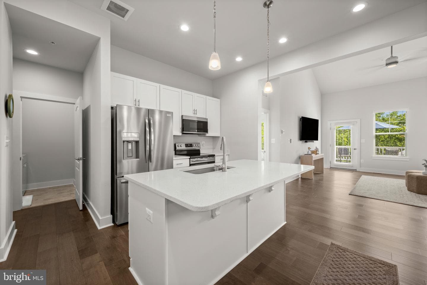 2812 Town View Circle photo 7
