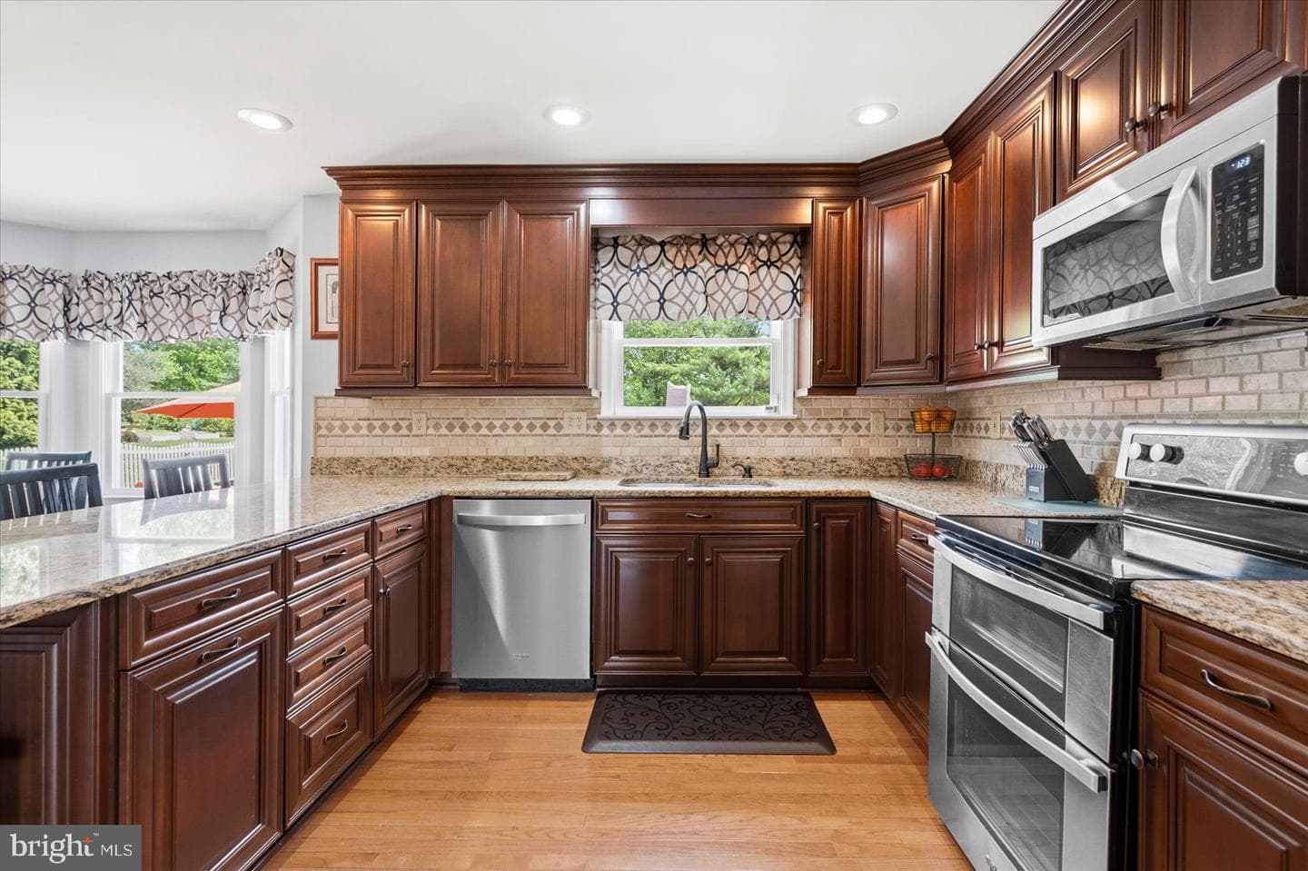 4465 Monument Drive photo 9
