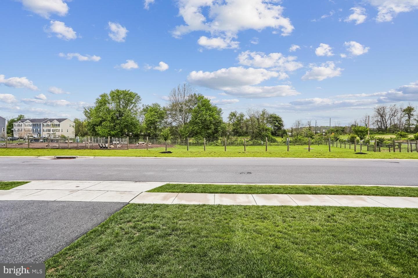 502 Crimson Avenue photo 46
