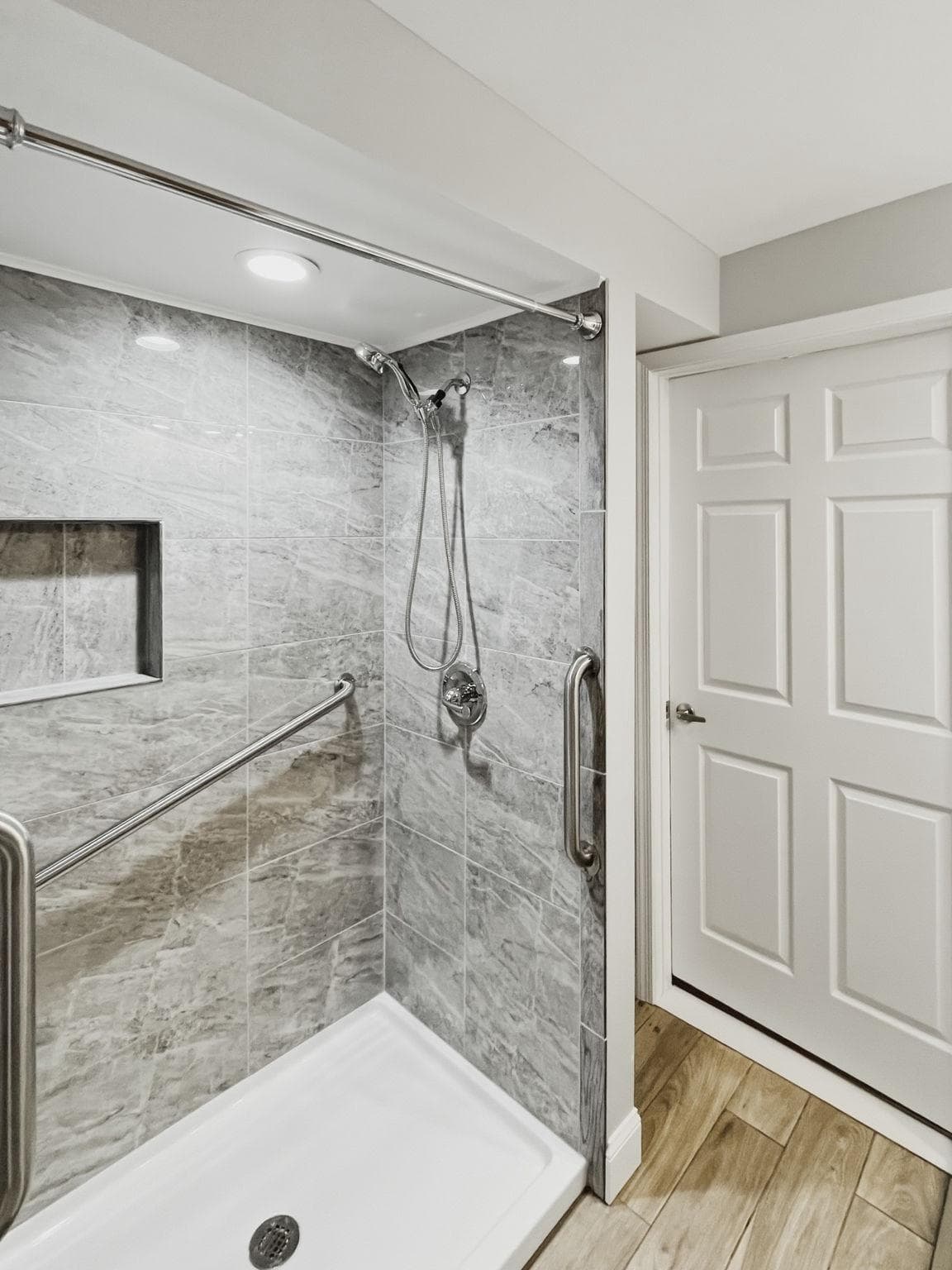 2400 Liberty Road photo 14