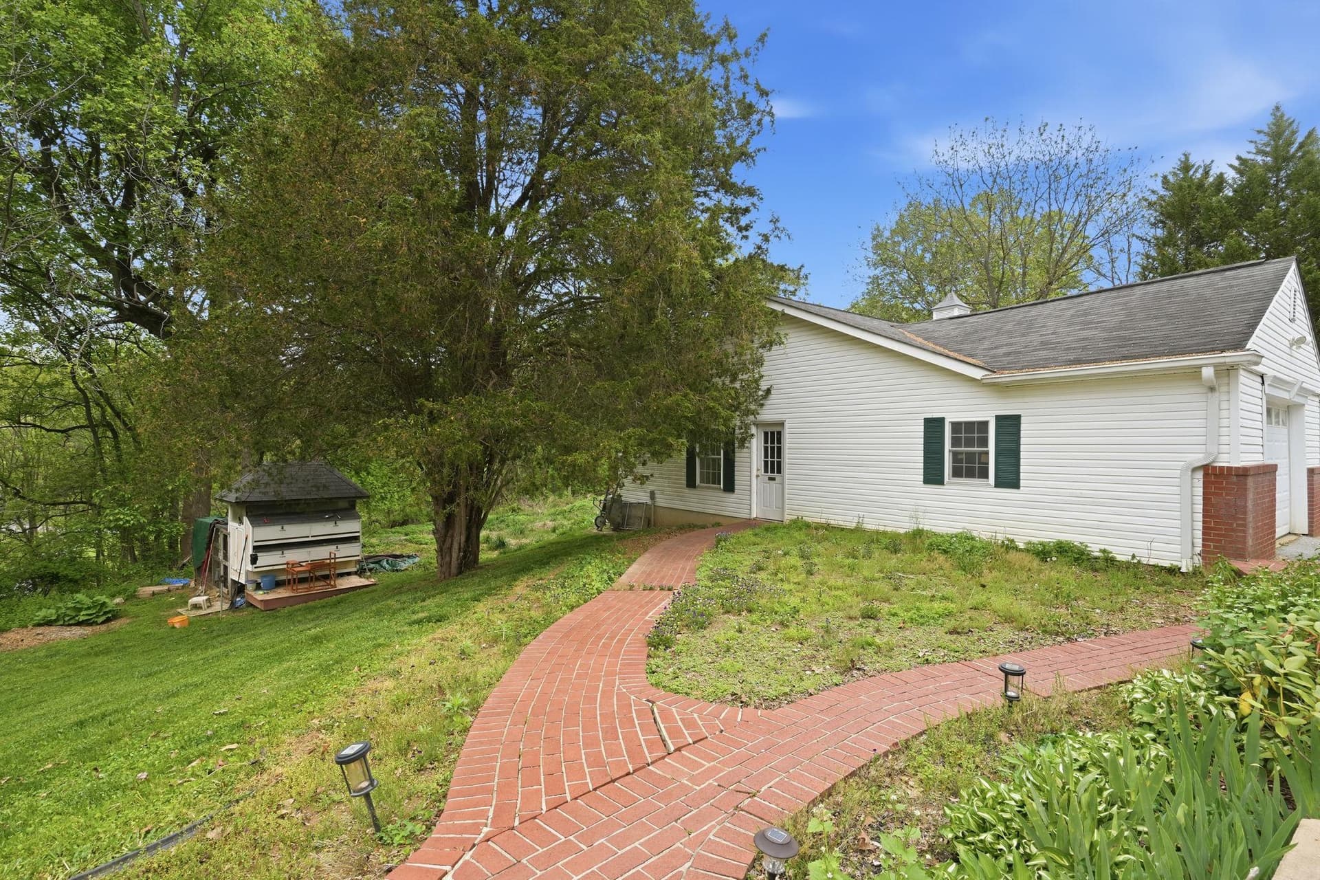 2400 Liberty Road photo 4