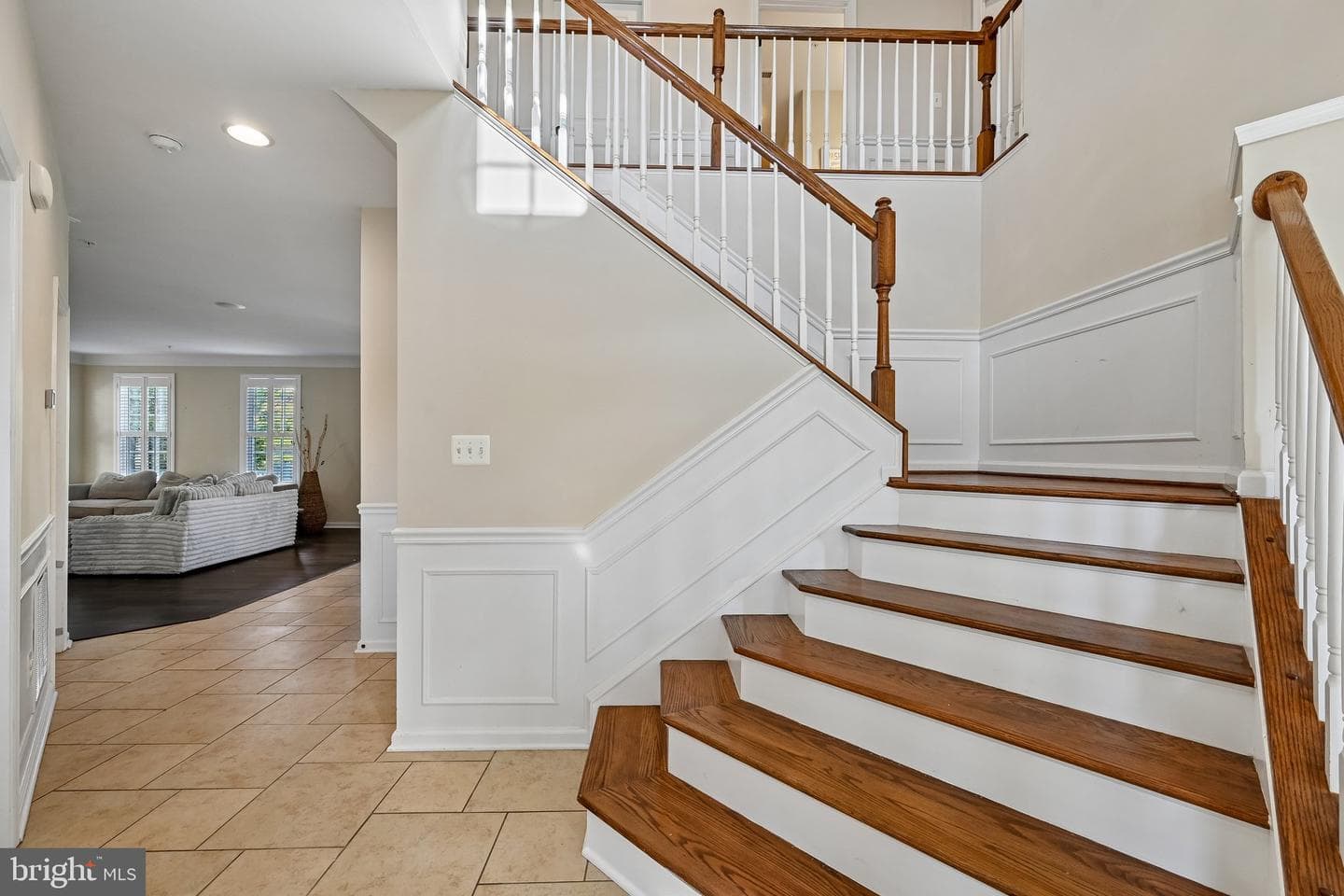 338 Meadow Creek Drive photo 12