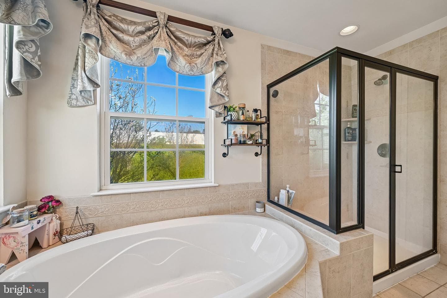 338 Meadow Creek Drive photo 24