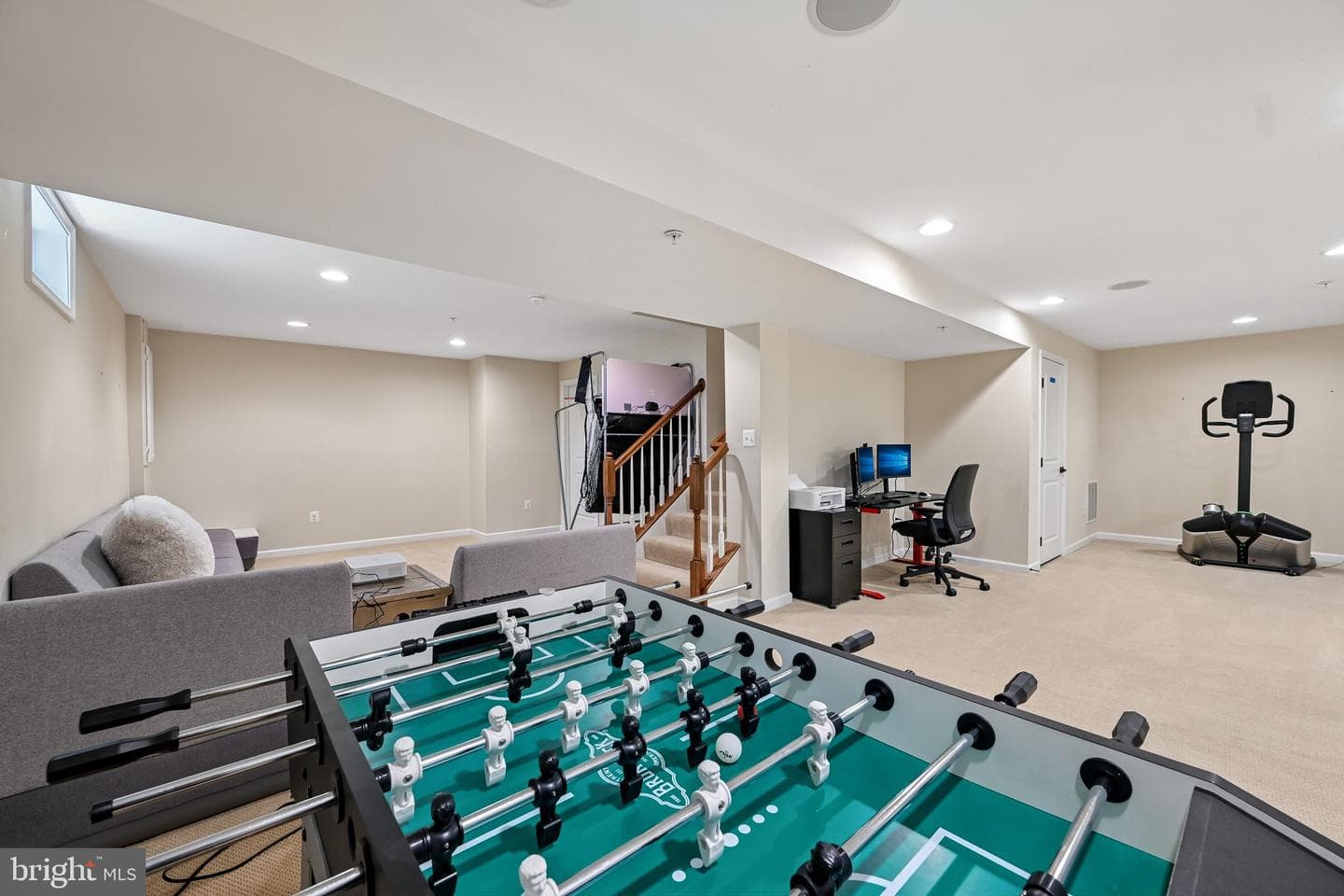 338 Meadow Creek Drive photo 35