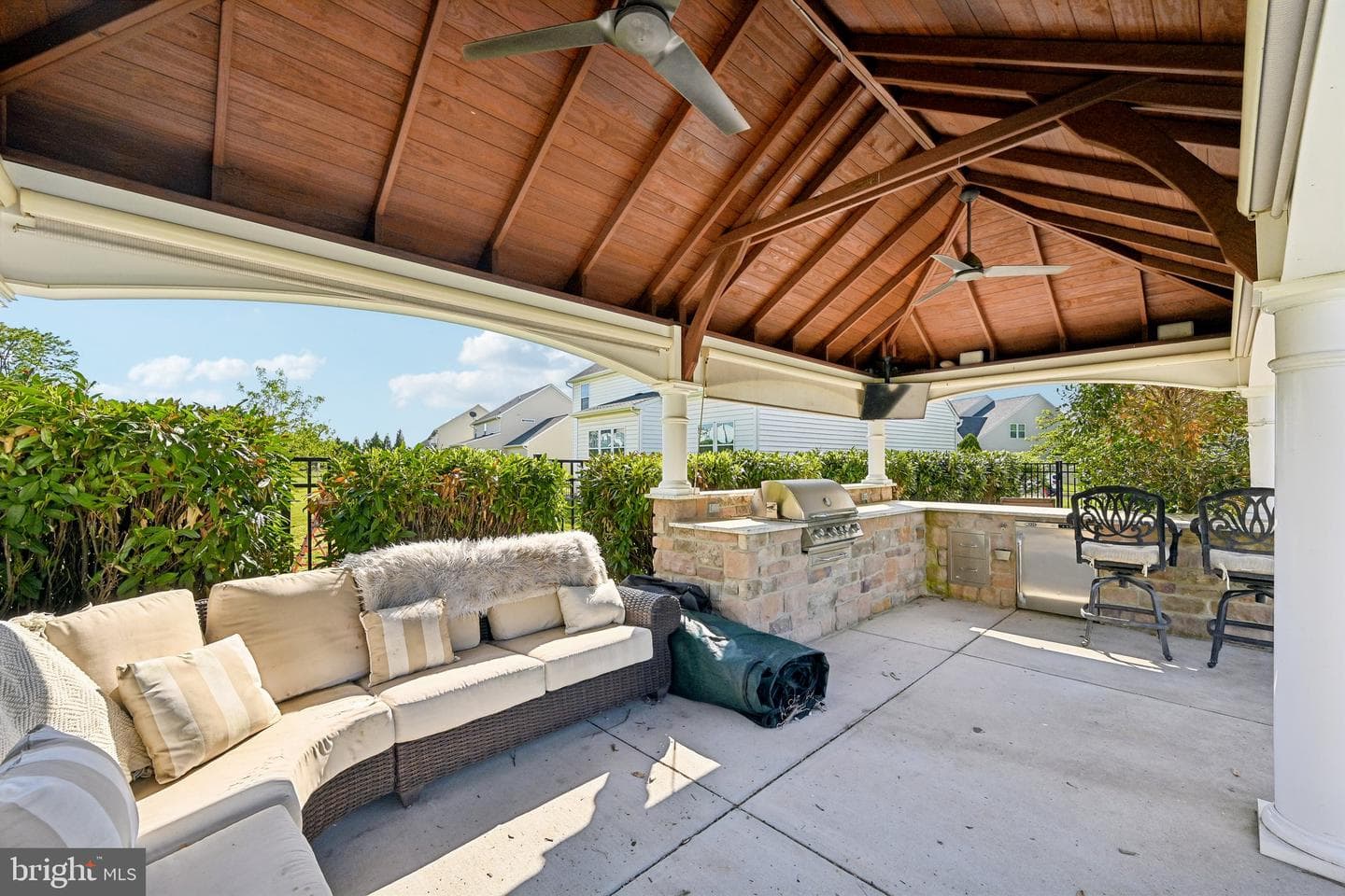 338 Meadow Creek Drive photo 40