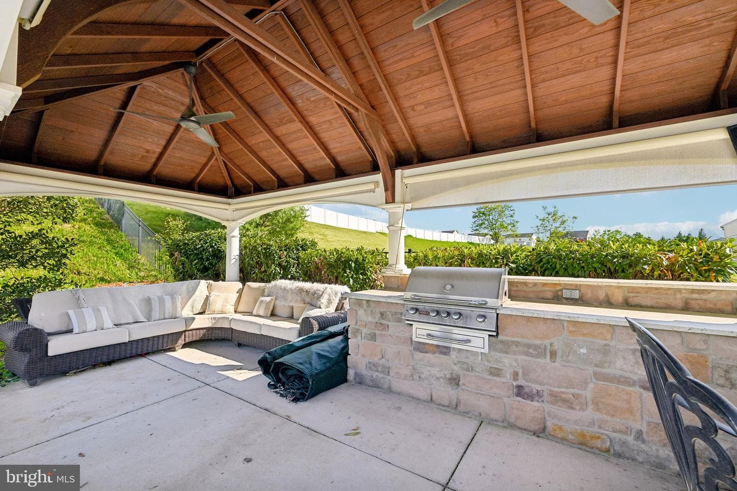 338 Meadow Creek Drive photo 41