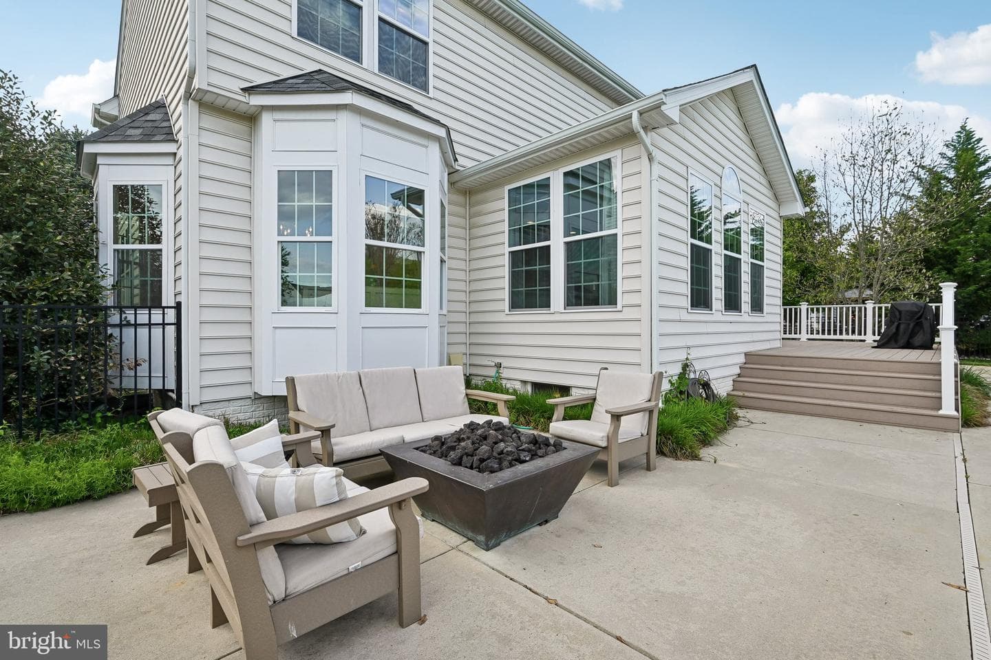 338 Meadow Creek Drive photo 44