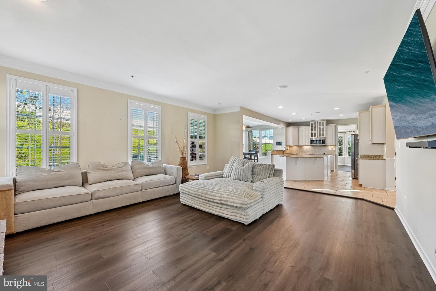 338 Meadow Creek Drive photo 5