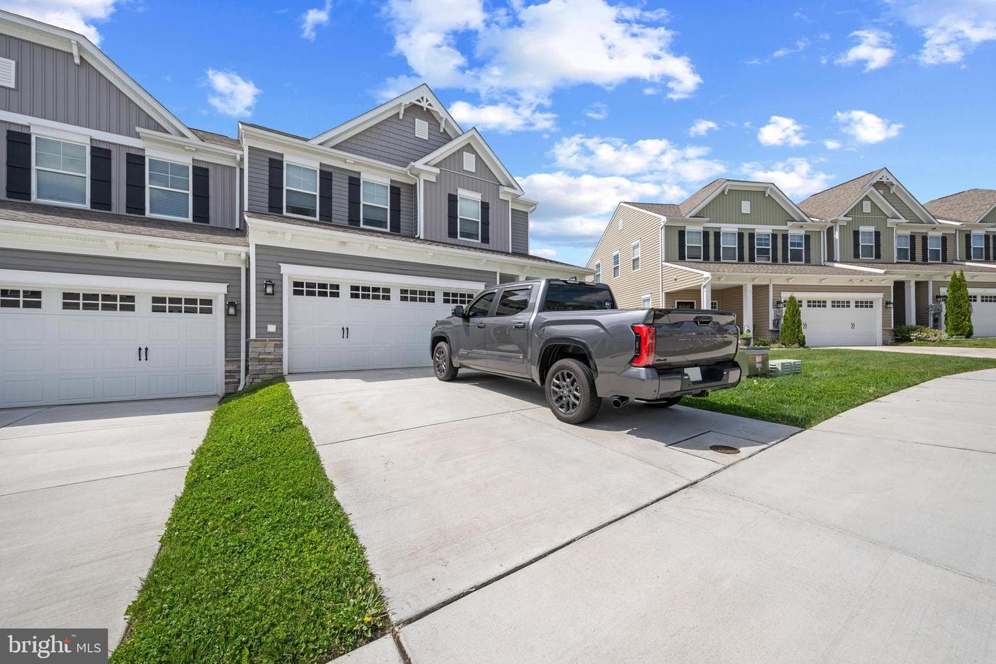 2843 Town View Circle photo 6