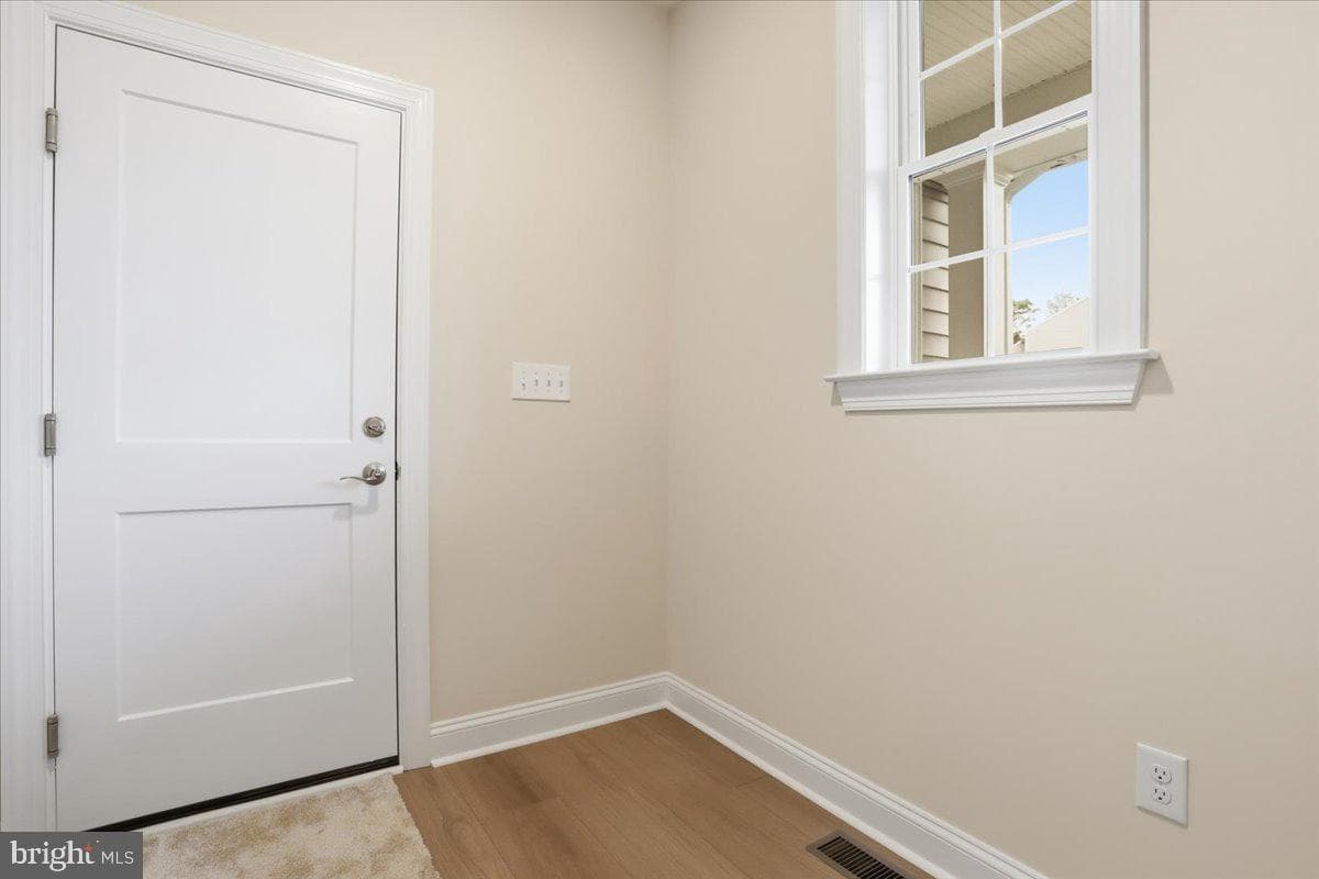 112 Whirlaway Court photo 27