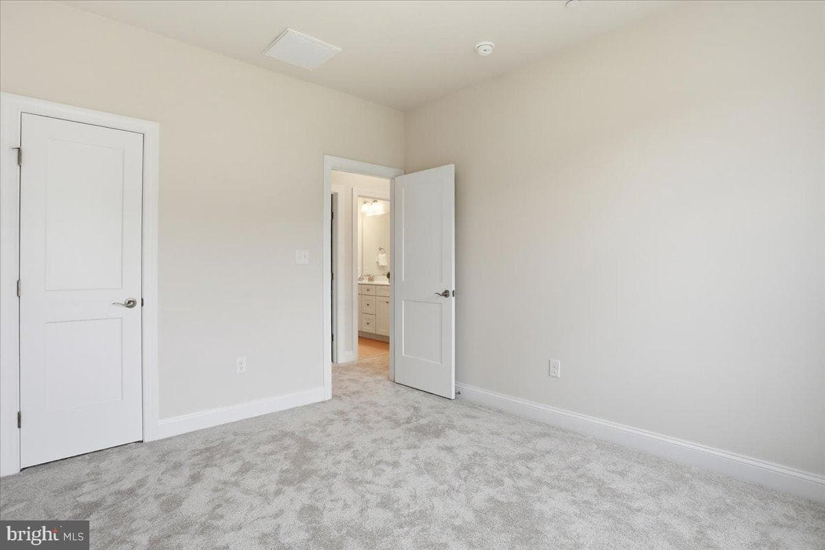 112 Whirlaway Court photo 39