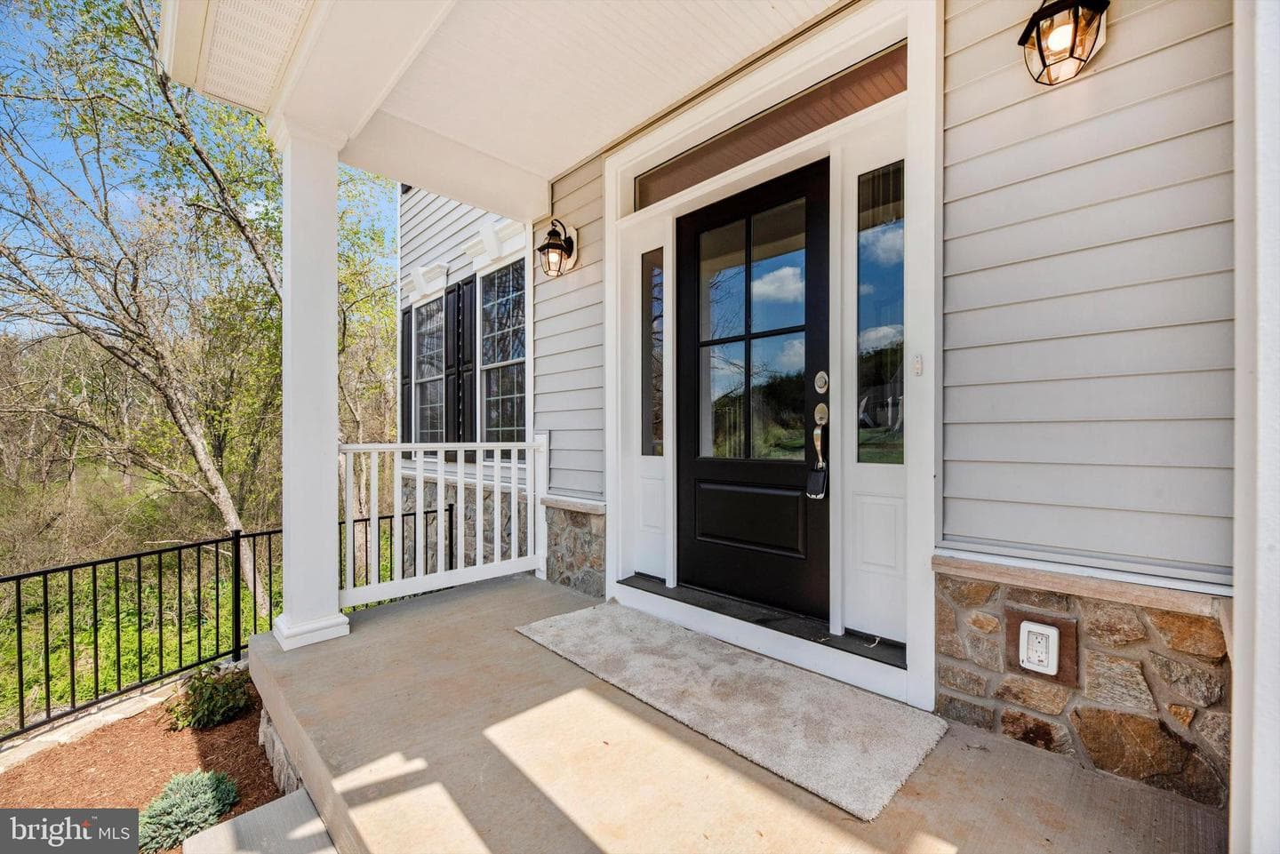 112 Whirlaway Court photo 4