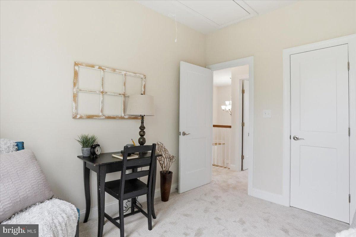 112 Whirlaway Court photo 43