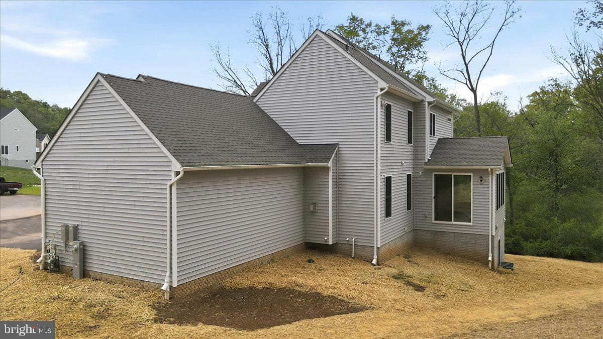 112 Whirlaway Court photo 54