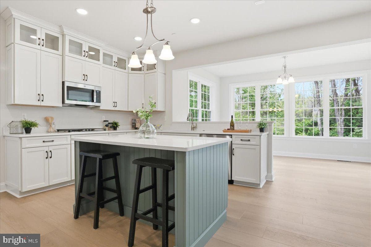 112 Whirlaway Court photo 8