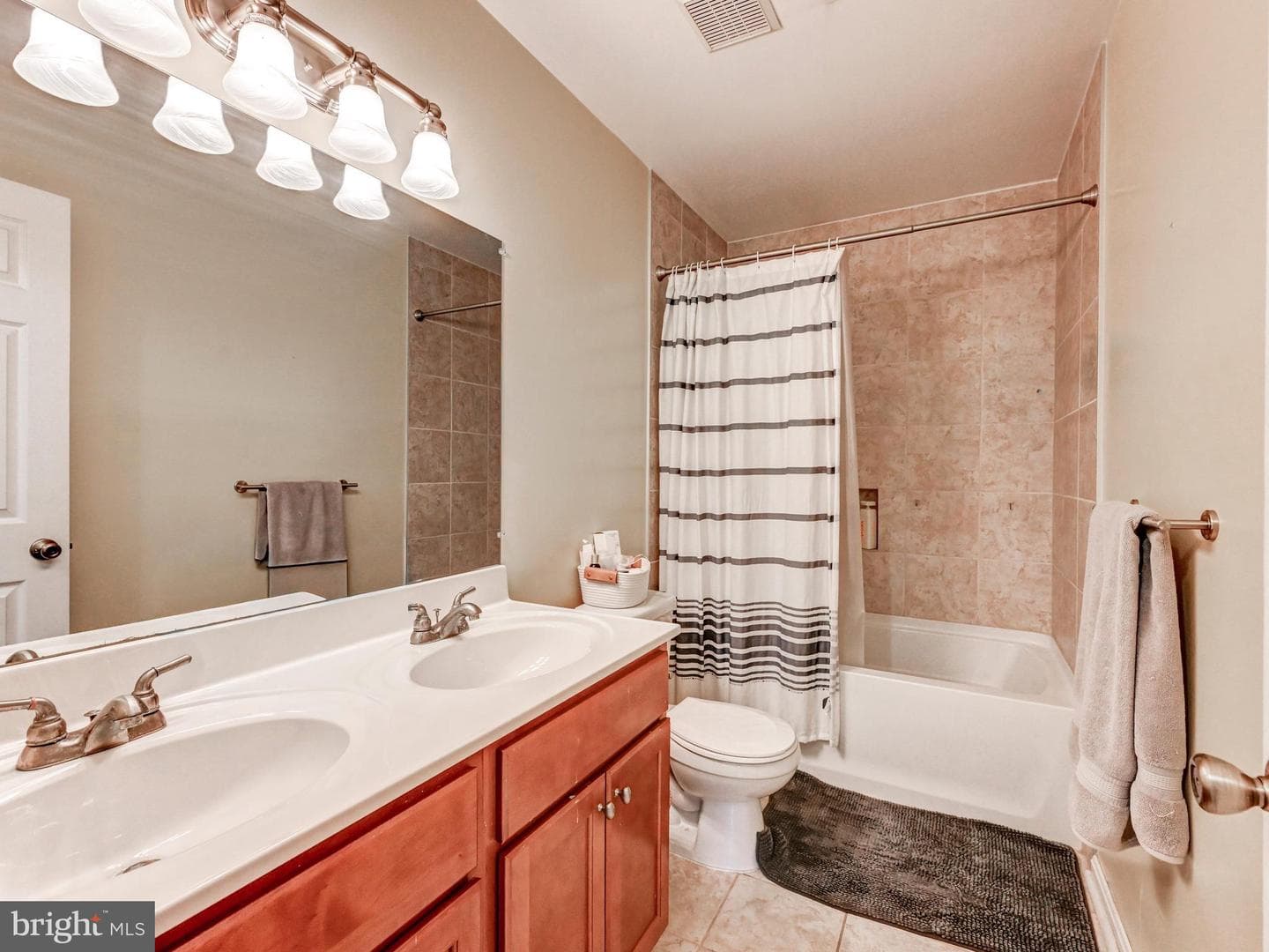 3939 Brittany Lane photo 22