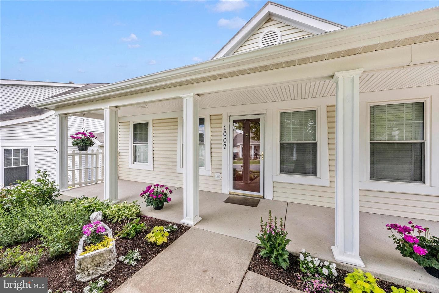 1007 Parade Lane photo 2