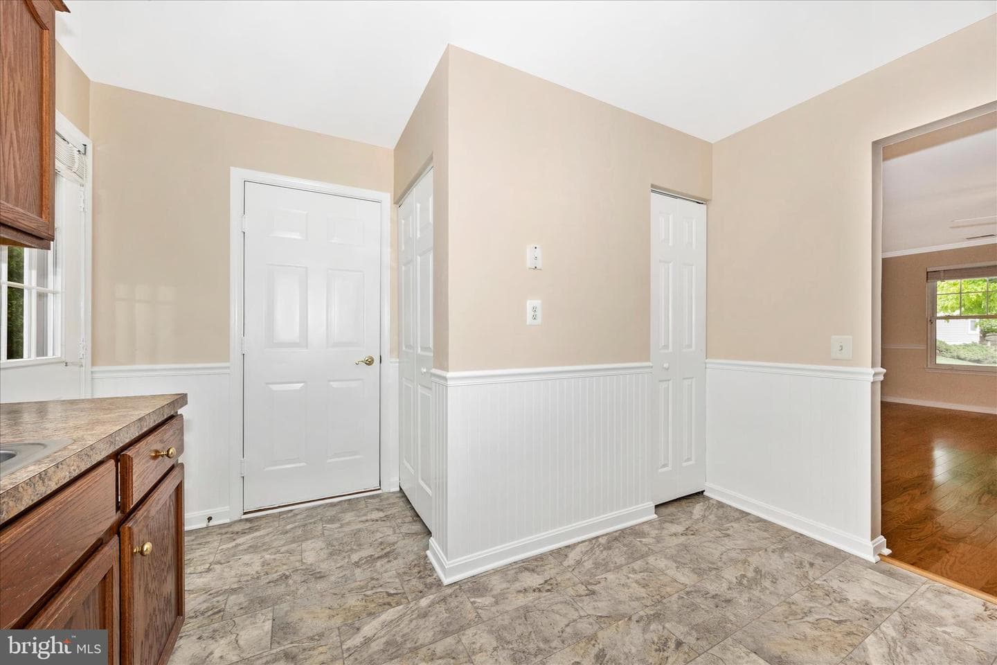 1007 Parade Lane photo 22