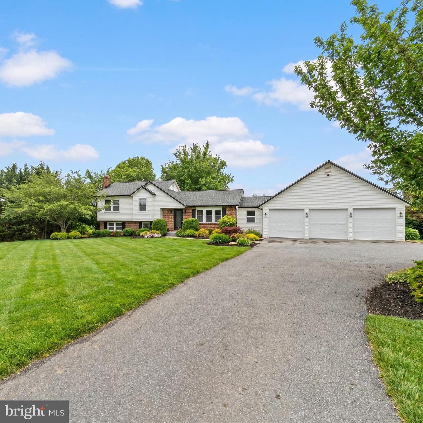 3174 Cardinal Drive photo 1