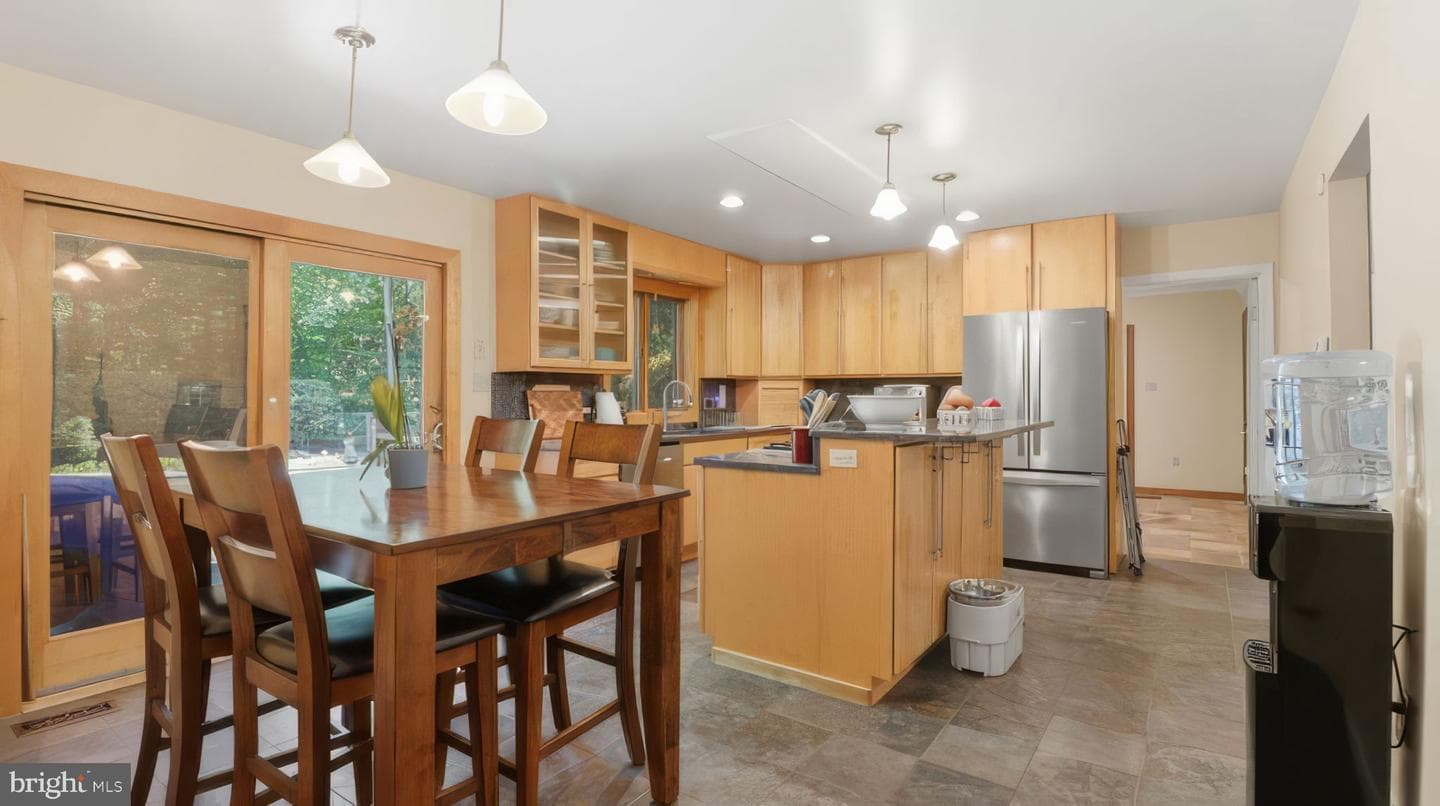 2185 Sams Creek Road photo 4