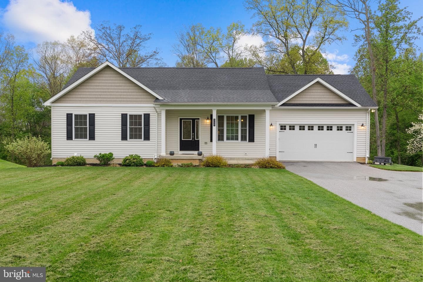 350 Rockland Road photo 2