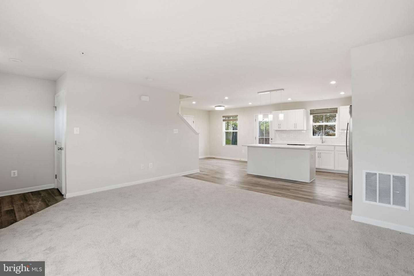 213 Pickett Street photo 10