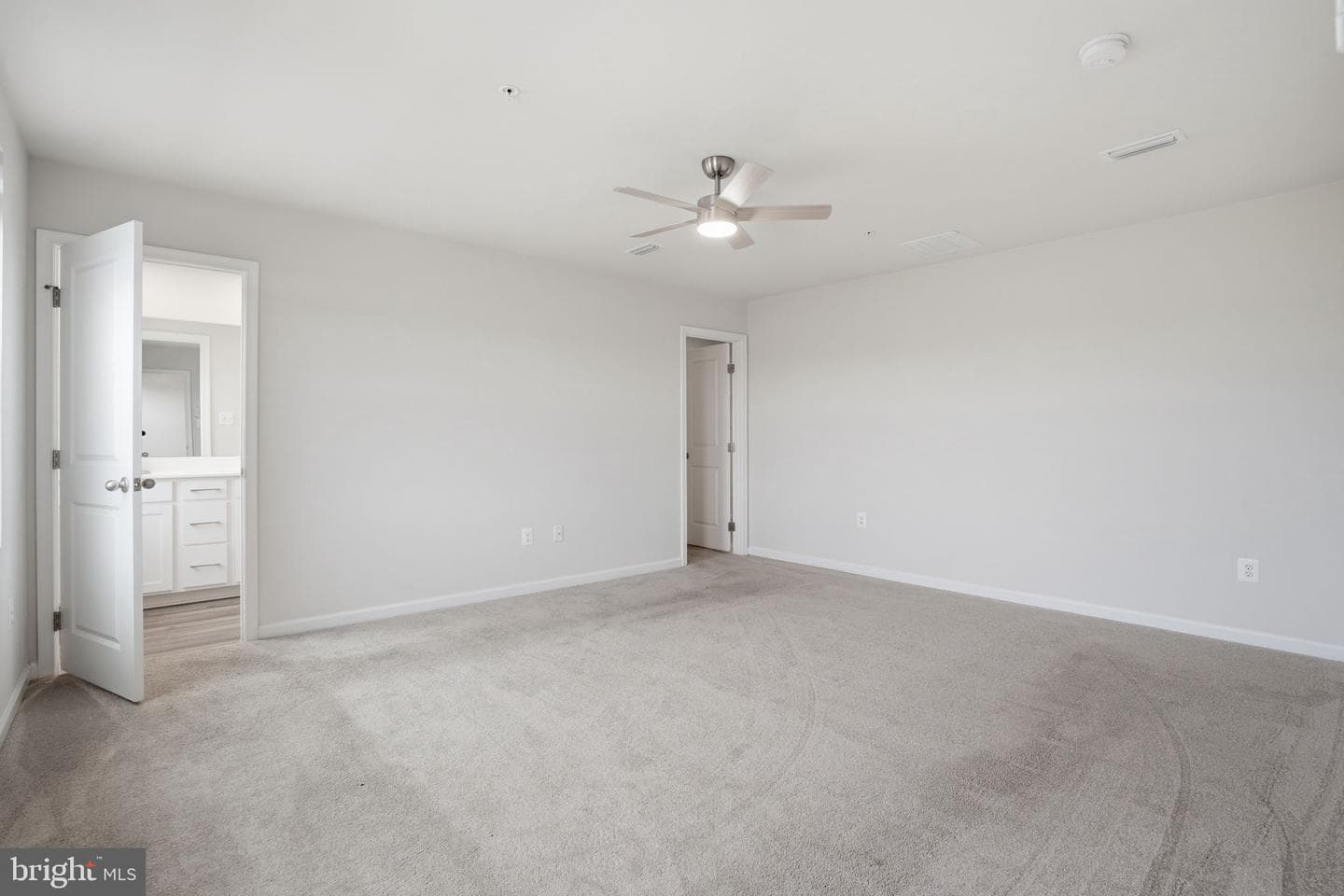 213 Pickett Street photo 23