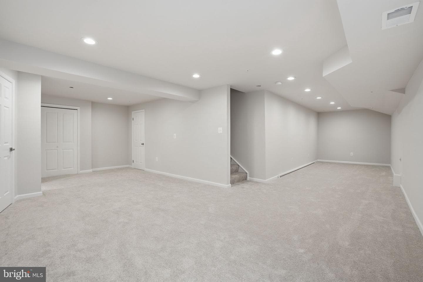 213 Pickett Street photo 40