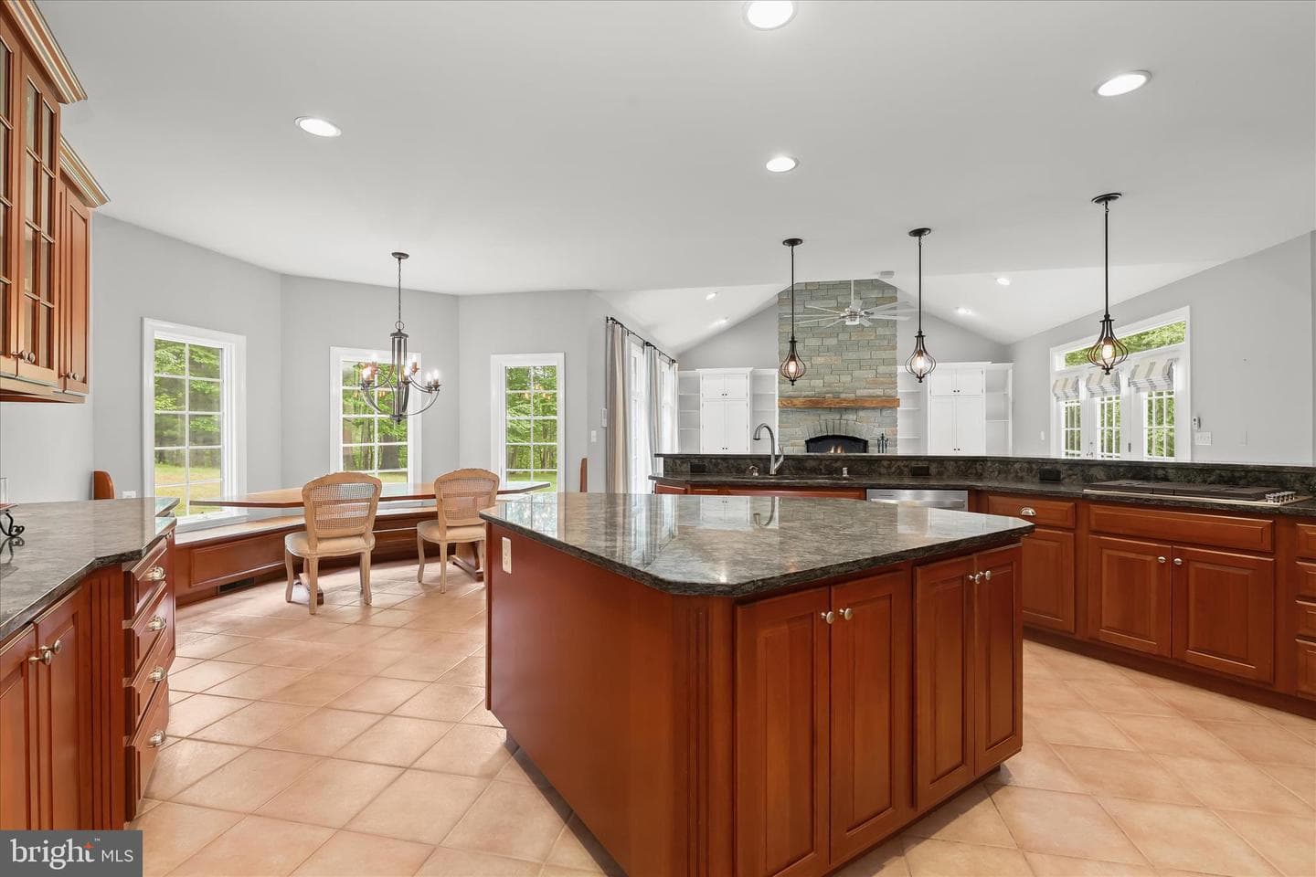 2400 Summerfield Drive photo 24