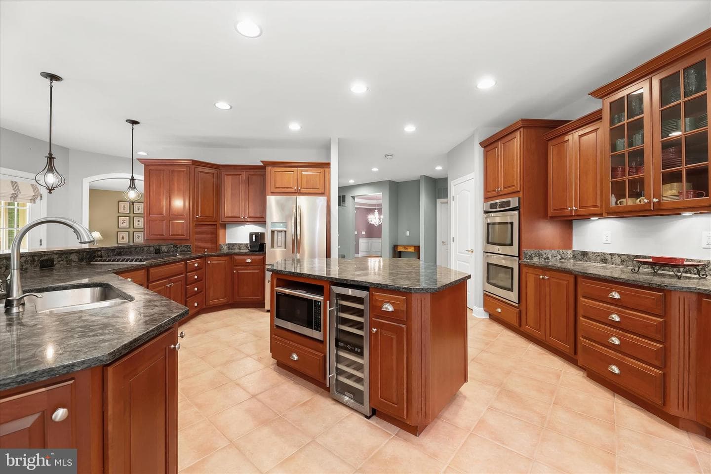 2400 Summerfield Drive photo 3
